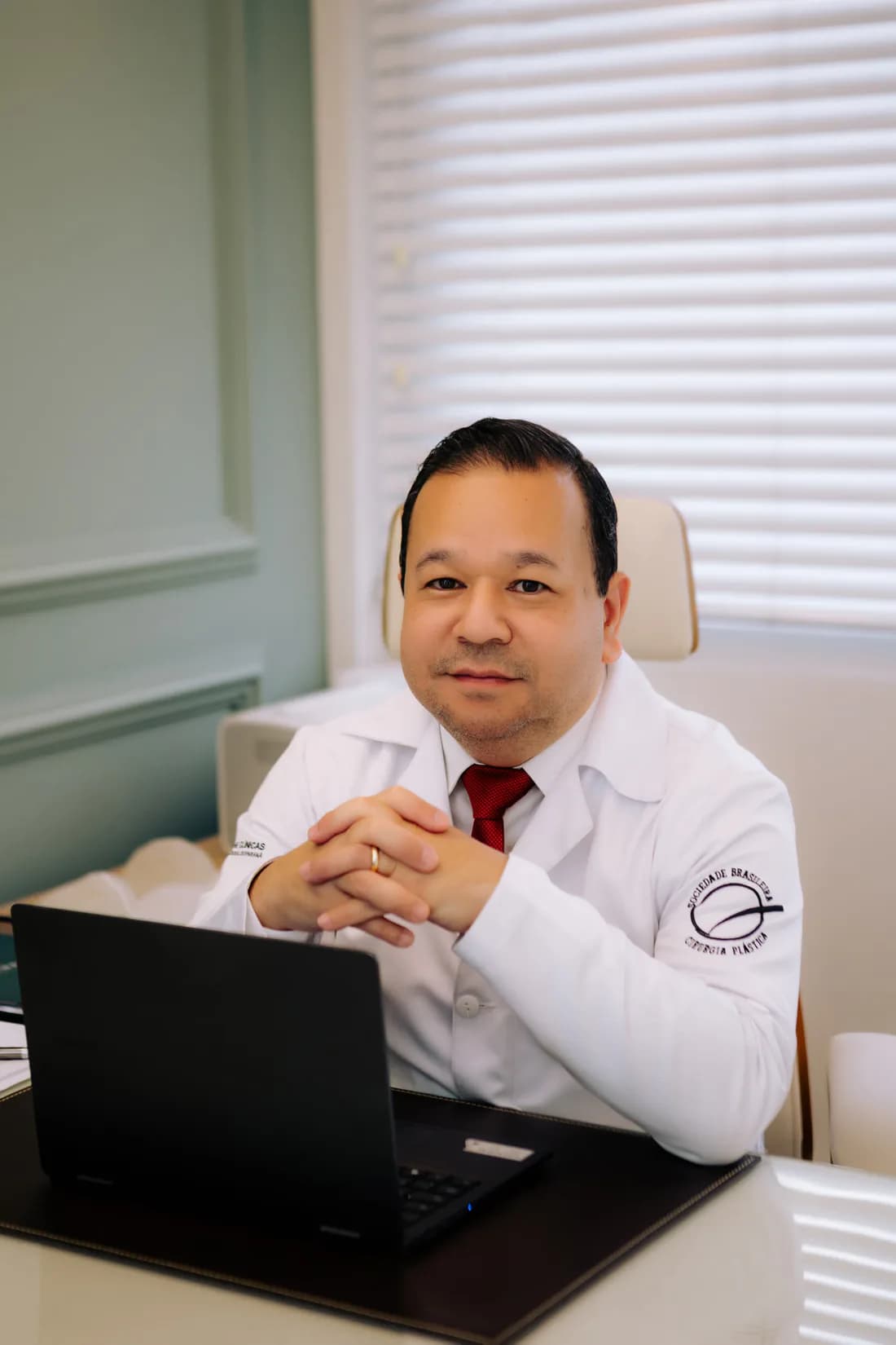 Dr. Keiti Hokazono no consultório